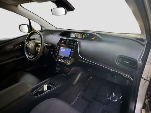 Used 2022 Toyota Prius LE FWD image 31
