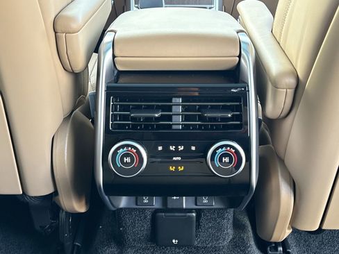 New 2026 Land Rover Range Rover Long Wheelbase SE image 20