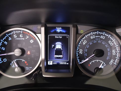 Used 2021 Toyota Tacoma Limited AWD/4WD image 4