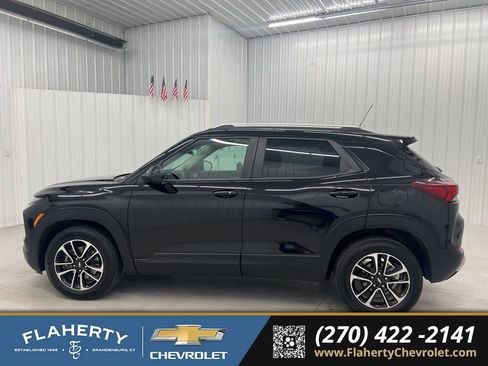 Used 2025 Chevrolet TrailBlazer LT image 5