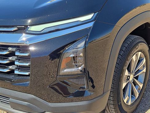 Used 2025 Chevrolet Equinox LT AWD/4WD image 9