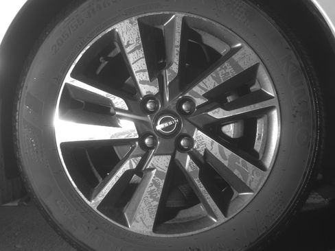 Used 2025 Nissan Versa SV w/ Trunk Package FWD image 13