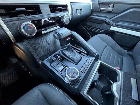 Used 2024 Toyota Tacoma TRD Off-Road image 25