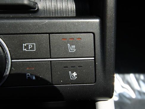 Used 2024 Hyundai Kona Limited AWD/4WD image 29