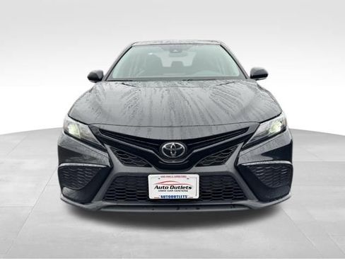 Used 2024 Toyota Camry SE FWD image 2