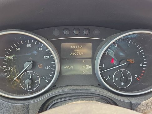 Used 2010 Mercedes-Benz ML 350 4MATIC image 18