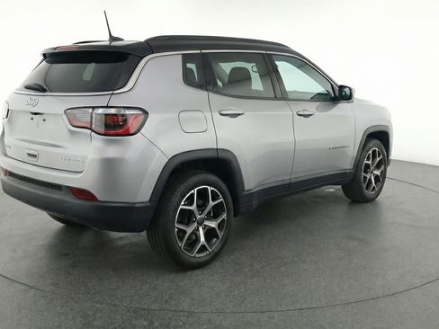 Used 2025 Jeep Compass Limited AWD/4WD image 9