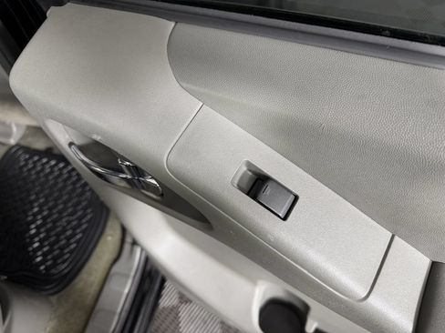 Used 2010 Nissan Frontier SE RWD image 36