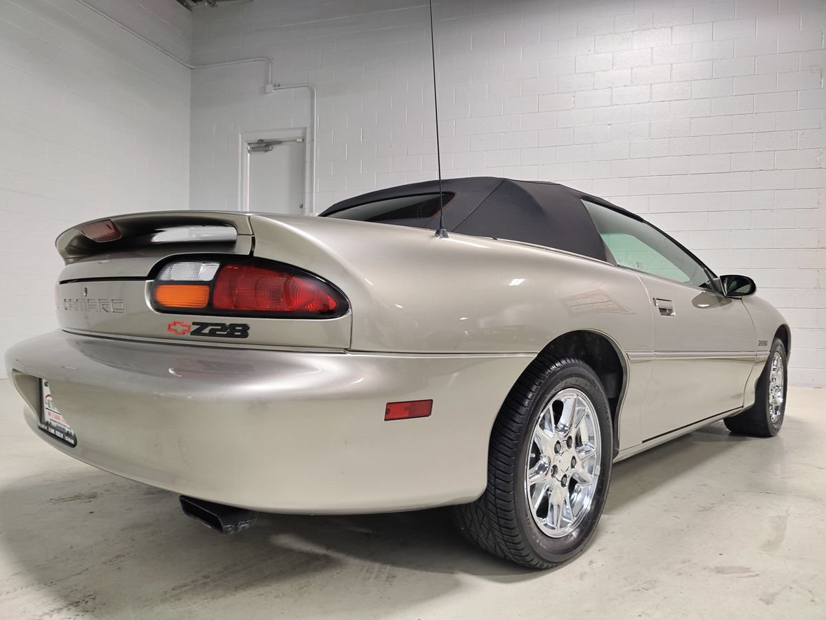Used 2002 Chevrolet Camaro Z28 RWD image 8