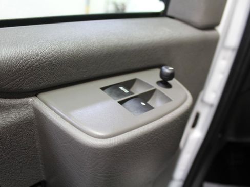 Used 2023 Chevrolet Express 2500 image 18