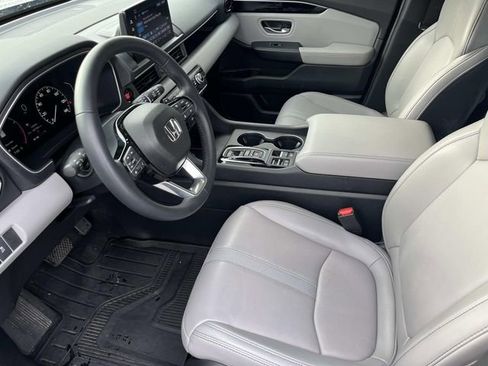 Used 2025 Honda Pilot EX-L image 28