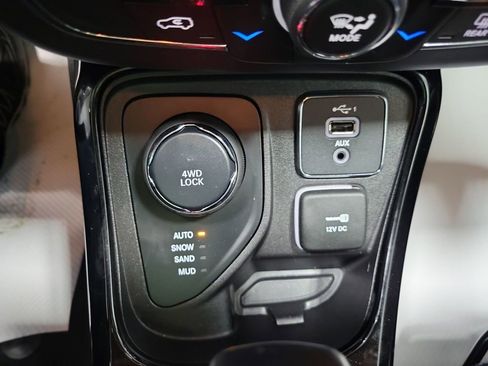 Used 2021 Jeep Compass Altitude image 44