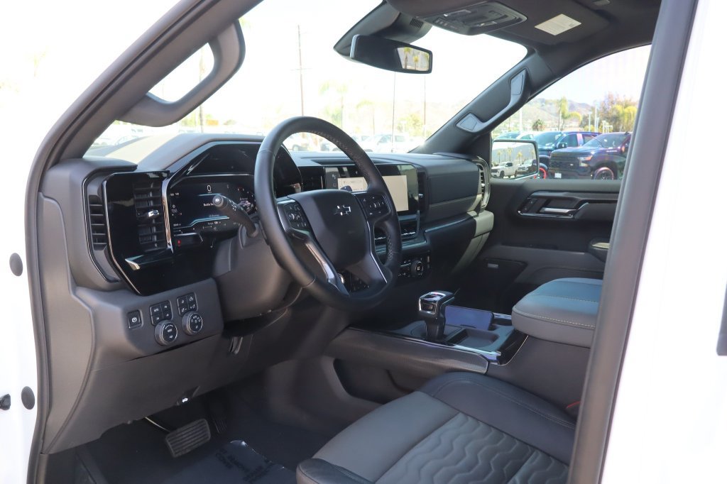 Used 2024 Chevrolet Silverado 1500 ZR2 AWD/4WD image 18