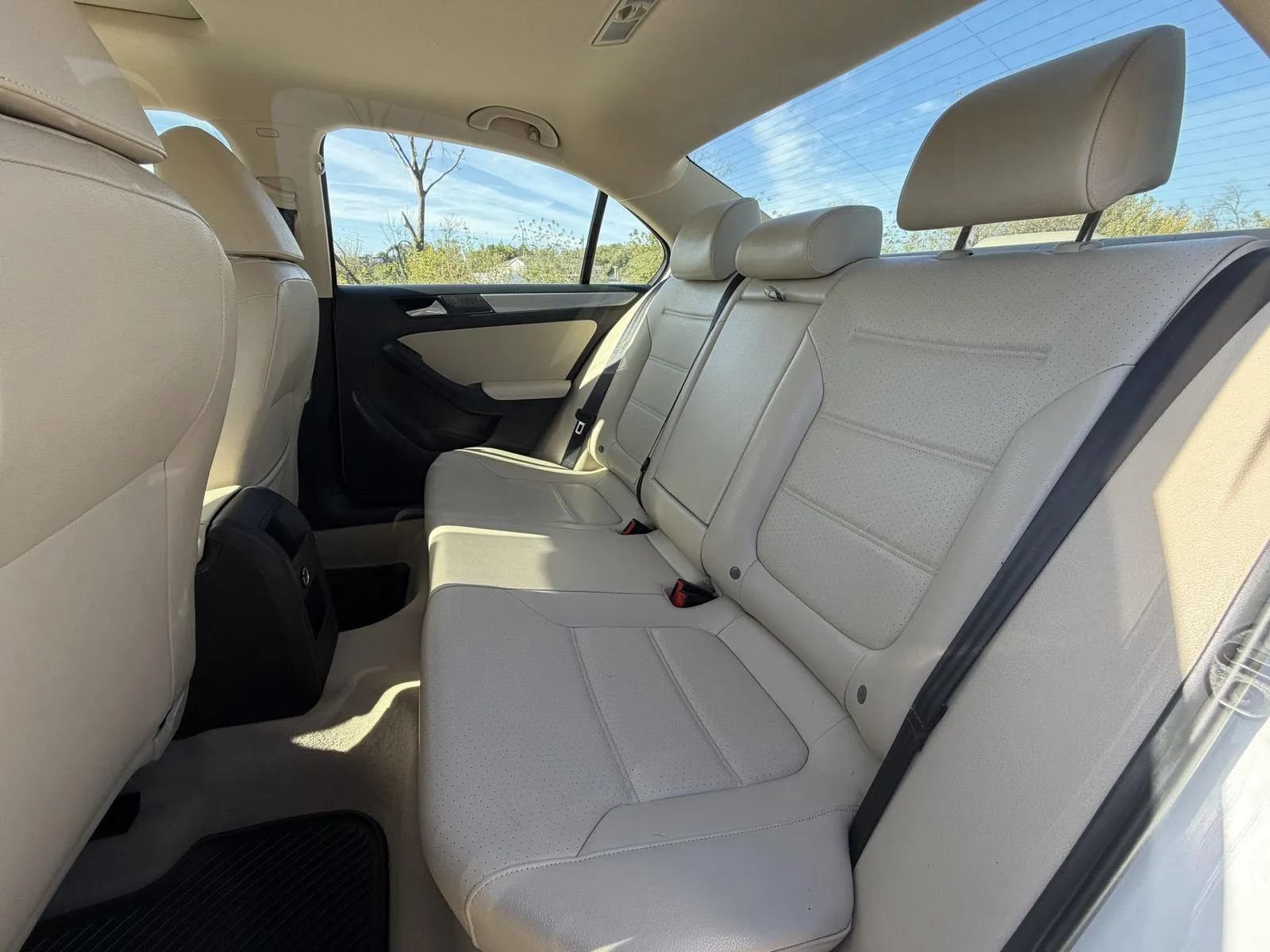 Used 2015 Volkswagen Jetta SE FWD image 18