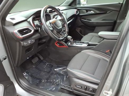 Used 2023 Chevrolet TrailBlazer RS w/ Convenience Package FWD image 11