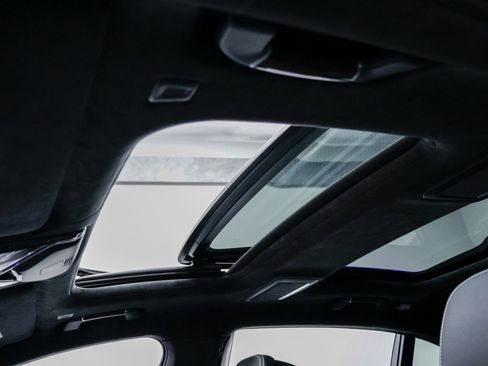 Used 2020 BMW ALPINA B7 xDrive w/ Luxury Rear Seating Package image 33