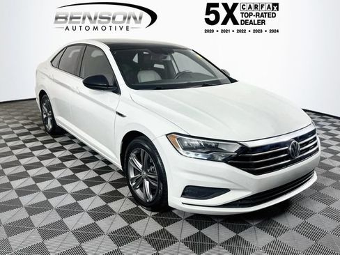 Used 2019 Volkswagen Jetta R-Line FWD image 1