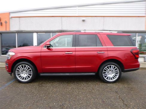 Used 2022 Ford Expedition Limited image 2