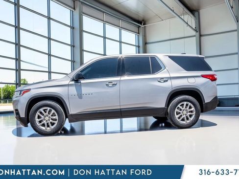 Used 2019 Chevrolet Traverse LS FWD image 2