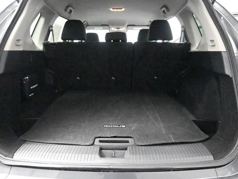 Used 2024 Nissan Rogue S image 24