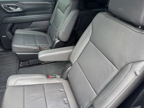 Certified 2024 Chevrolet Suburban Z71 w/ Luxury Package AWD/4WD image 9