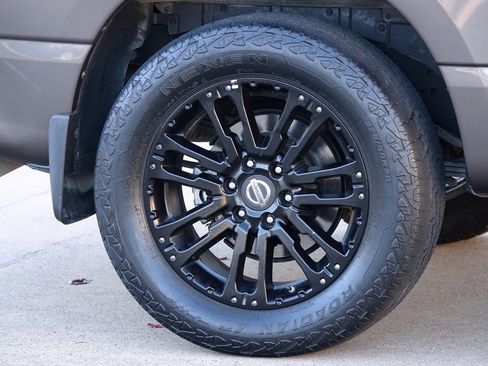 Used 2017 Nissan Titan SL w/ SL Towing Convenience Package image 28