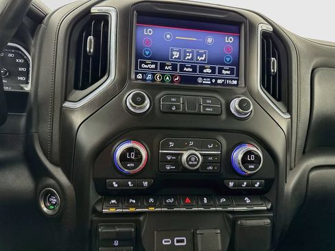 Used 2021 GMC Sierra 1500 AT4 w/ AT4 Value Package AWD/4WD image 17