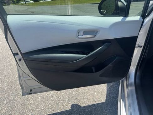 Used 2019 Toyota Corolla SE FWD image 22