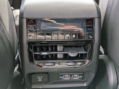 Used 2023 Jeep Grand Cherokee Overland w/ Adv Protech Group III image 32