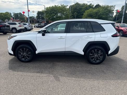 Used 2026 Toyota RAV4 XLE Premium AWD/4WD image 4