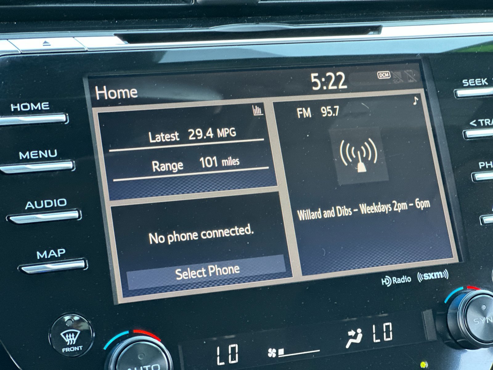 Used 2019 Toyota Camry XLE w/ 4 Season Floor Mat Package FWD image 17