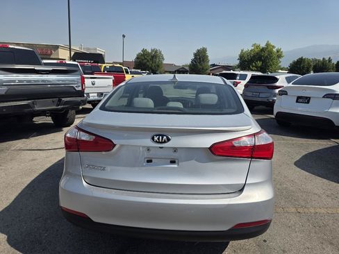 Used 2016 Kia Forte LX w/ LX Popular Plus Package FWD image 4