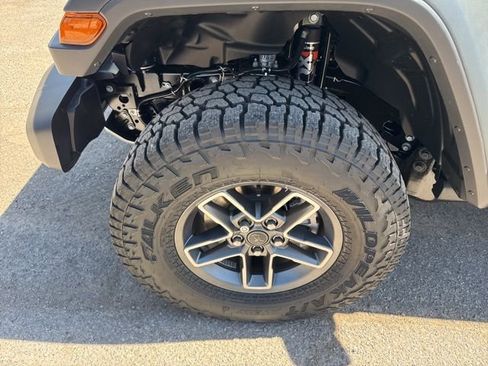 New 2026 Jeep Gladiator Mojave image 8