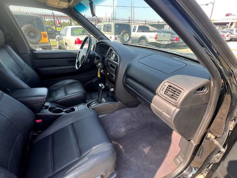 Used 2001 Nissan Pathfinder LE image 49