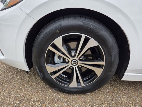 Used 2023 Nissan Sentra SV image 23