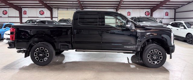 Used 2025 Ford F350 Platinum AWD/4WD image 2