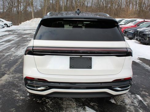 Certified 2024 Lincoln Nautilus Black Label image 4