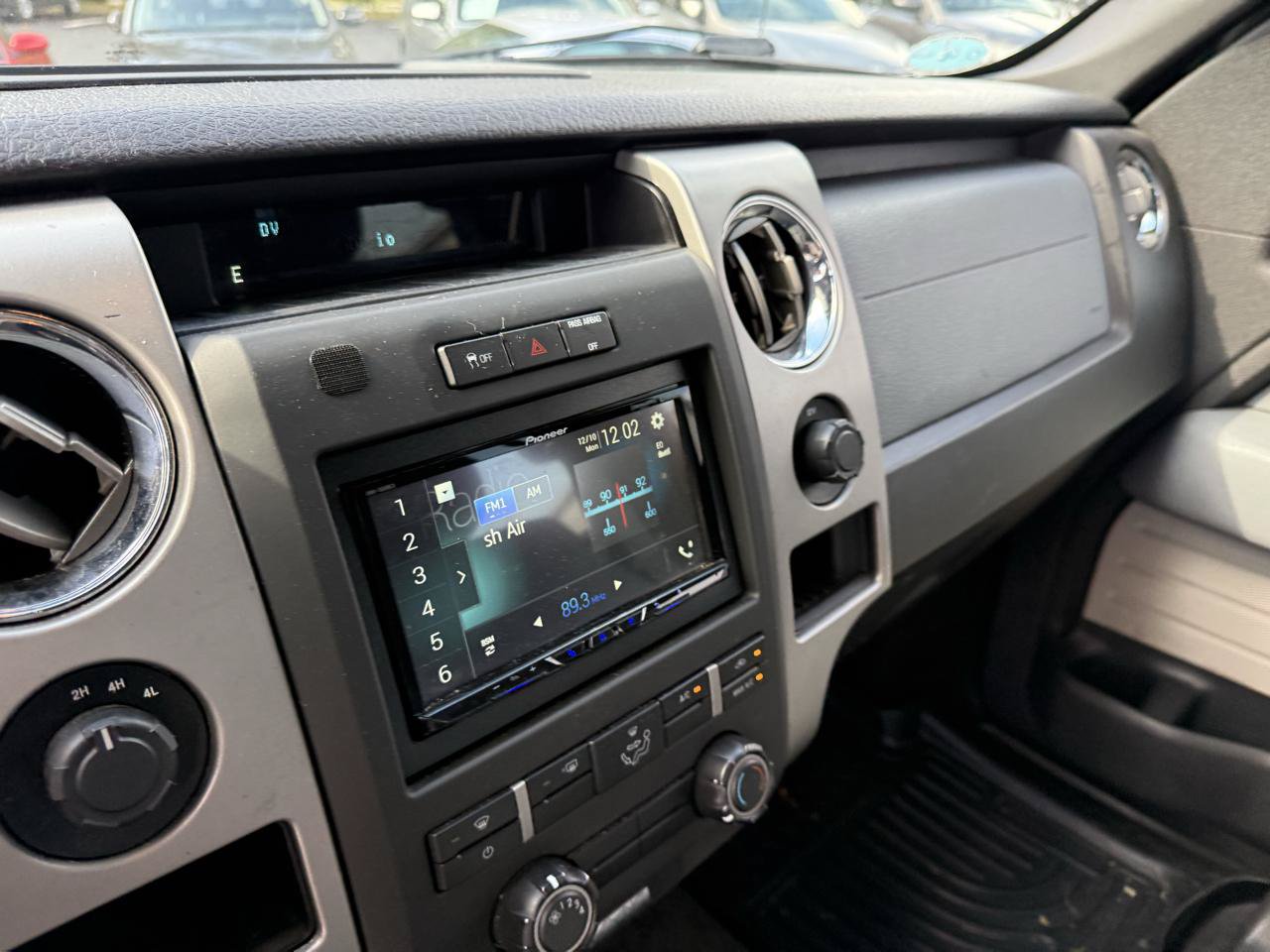 Used 2011 Ford F150 XLT w/ XLT Chrome Pkg AWD/4WD image 24