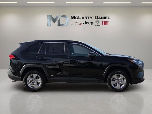 Used 2025 Toyota RAV4 XLE image 6