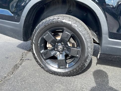 Certified 2024 Honda Ridgeline Black Edition image 9