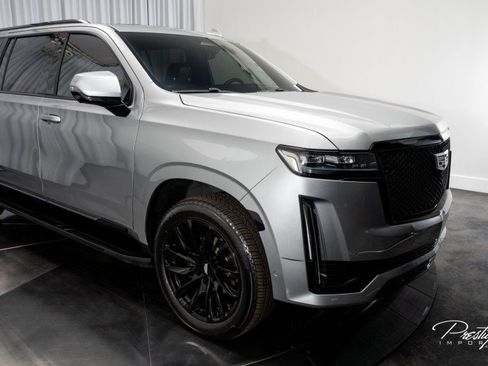 Used 2023 Cadillac Escalade ESV Sport w/ LPO, ONYX Package image 2