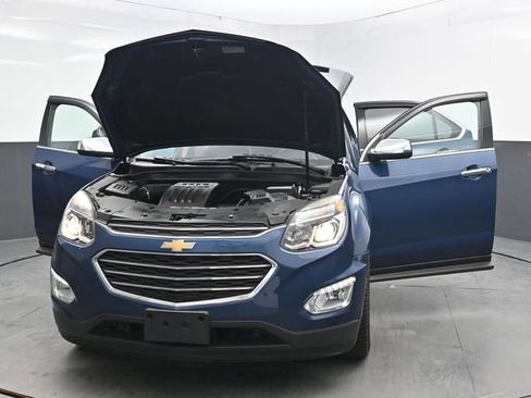 Used 2017 Chevrolet Equinox Premier w/ Enhanced Convenience Package AWD/4WD image 32
