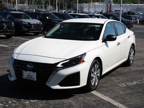 Certified 2025 Nissan Altima 2.5 S FWD image 6