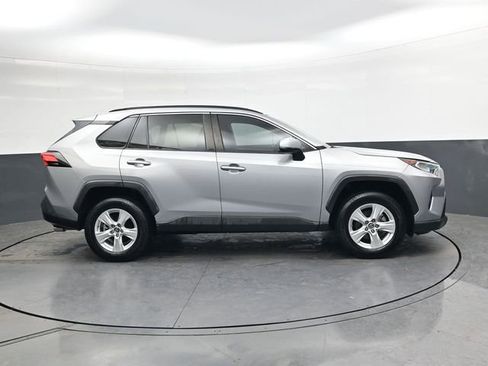 Used 2019 Toyota RAV4 XLE image 3