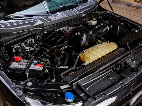 Used 2021 Ford F150 Lariat w/ Equipment Group 502A High image 40