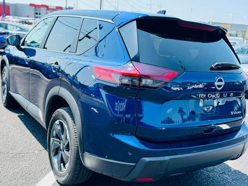Used 2024 Nissan Rogue SV AWD/4WD image 5