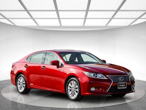 Used 2014 Lexus ES 300h w/ Luxury Package w/Bamboo Trim image 5