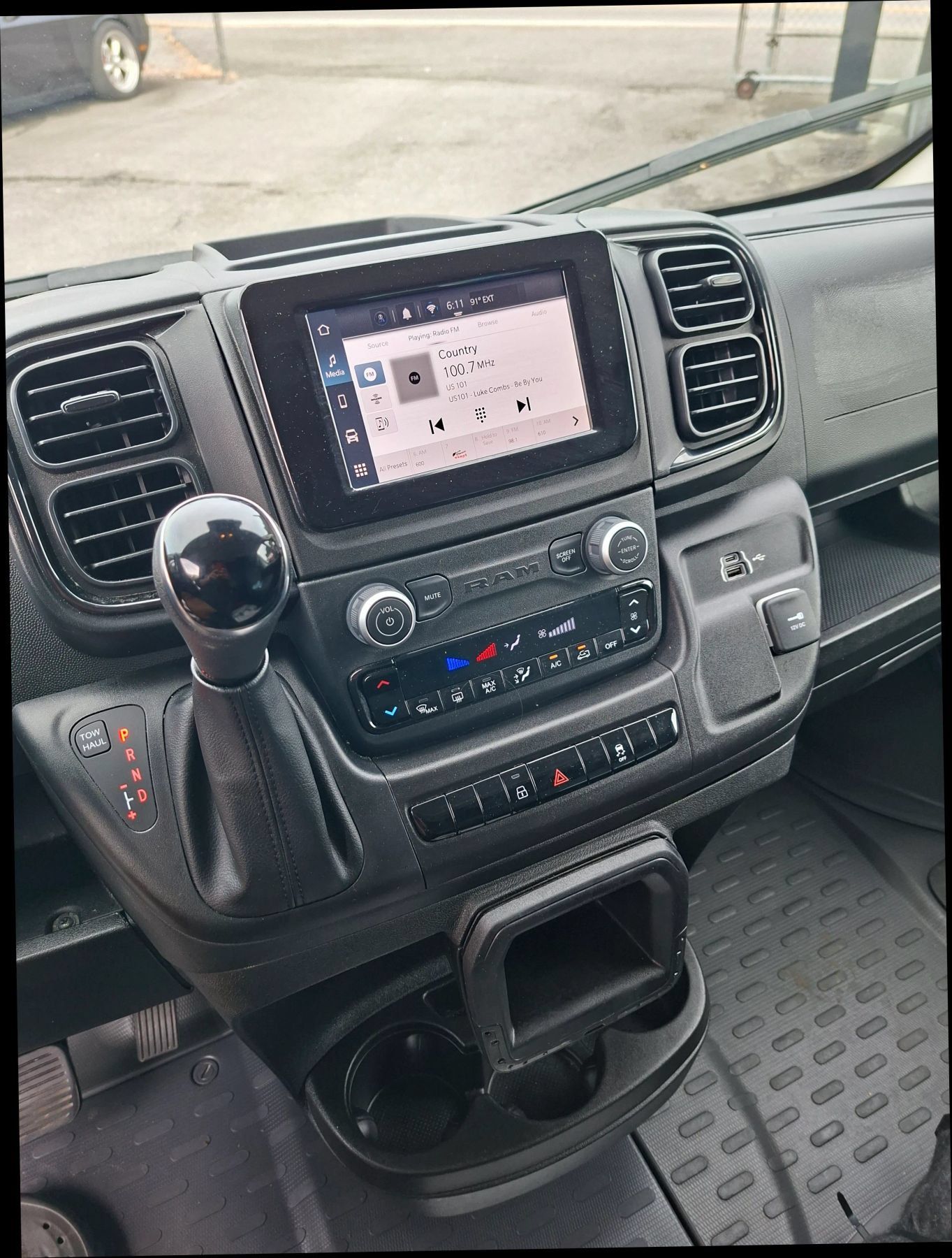 Used 2025 RAM ProMaster 2500 w/ U-Haul Equipment Group FWD image 11