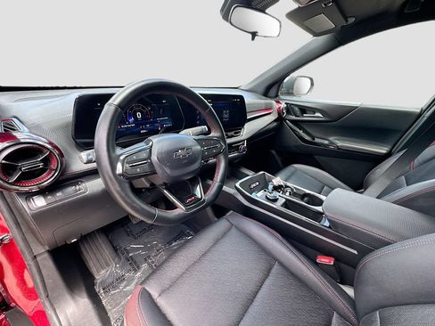 Used 2026 Chevrolet Equinox RS FWD image 9