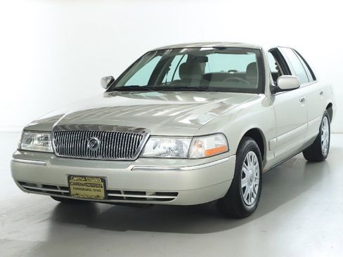 Used 2005 Mercury Grand Marquis GS image 2